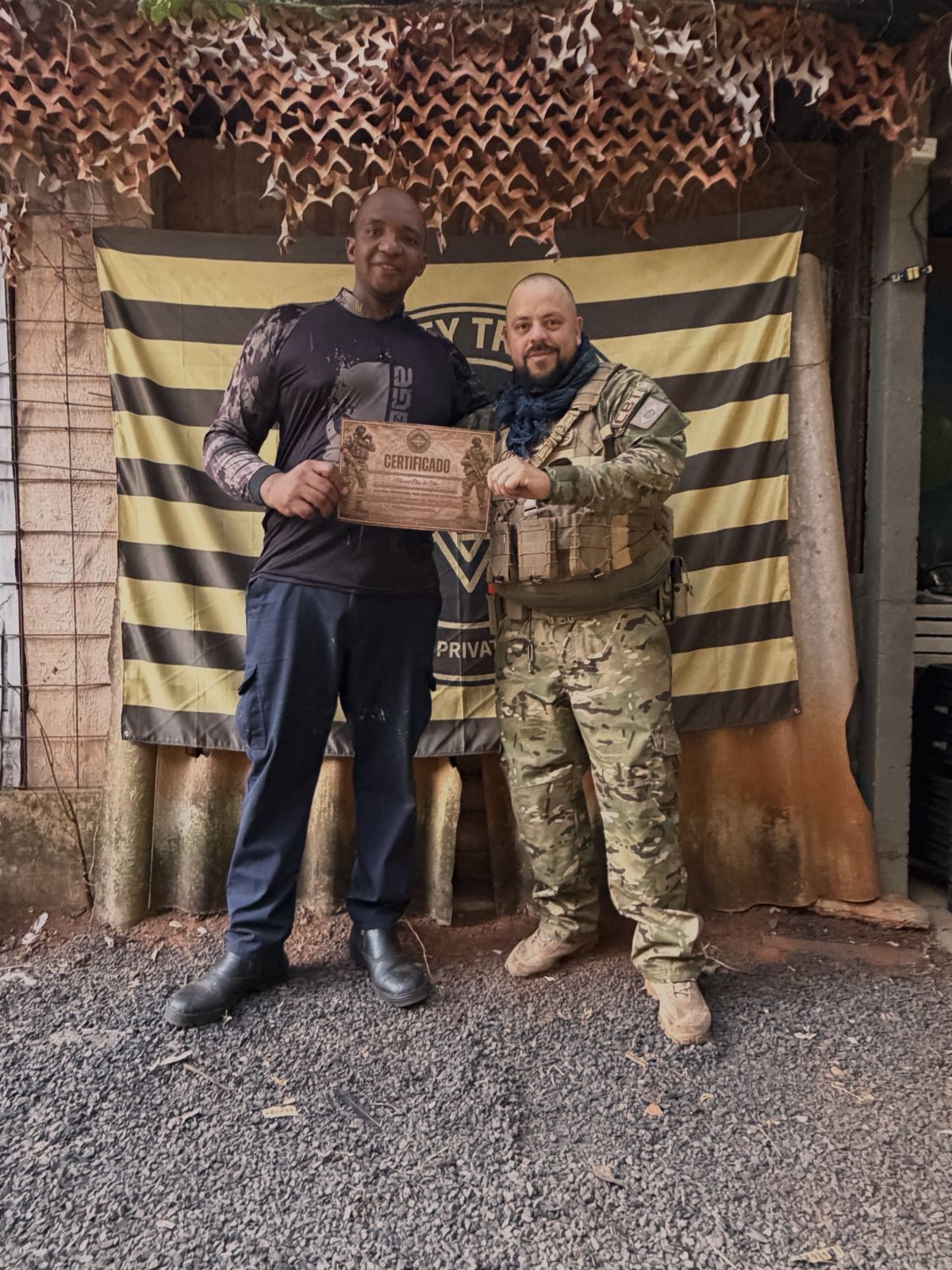 Entrega de certificado COMBATIVES